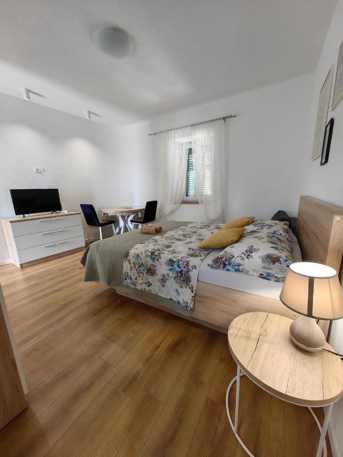 Apartmani Tripalo 이모츠키 외부 사진